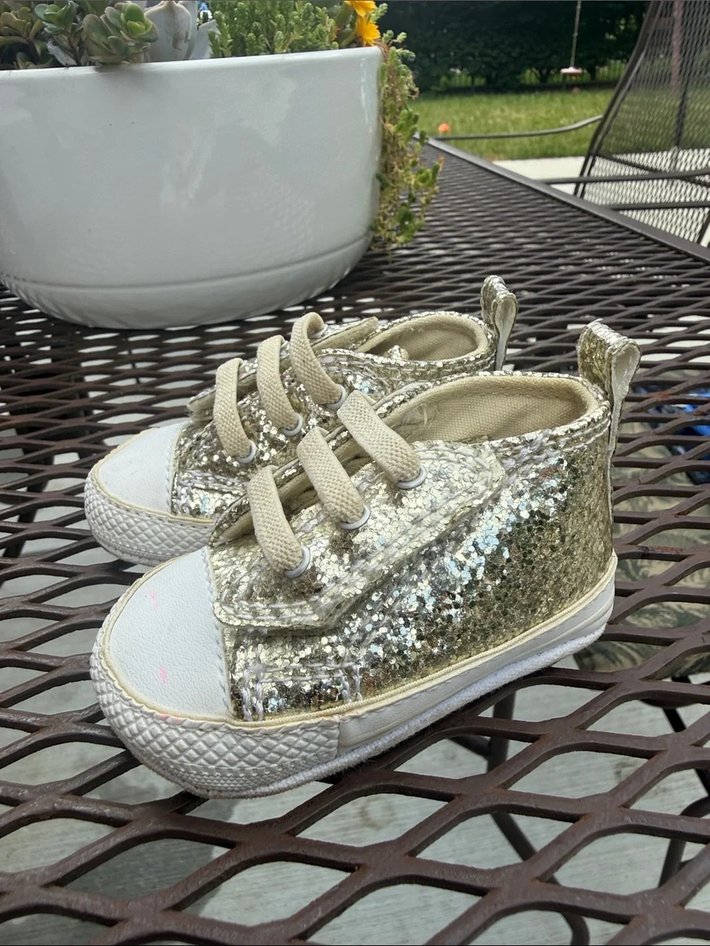 Converse Baby Gold Sparkly Crib Shoes Velcro Closure Size US 1